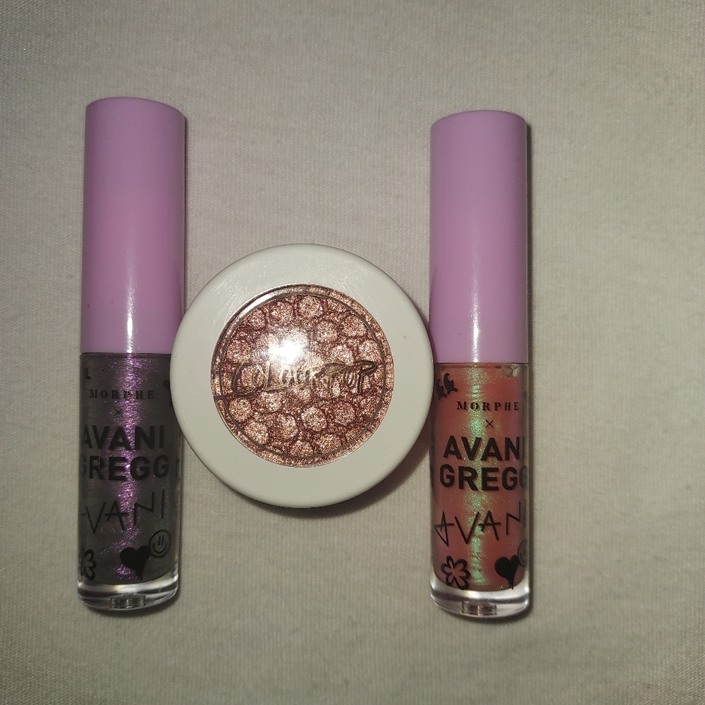 2 lipgloss and 1 super shock shadow